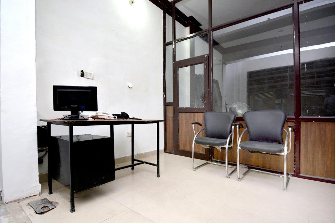 Oyo 40306 White House Hotell Jalandhar Eksteriør bilde