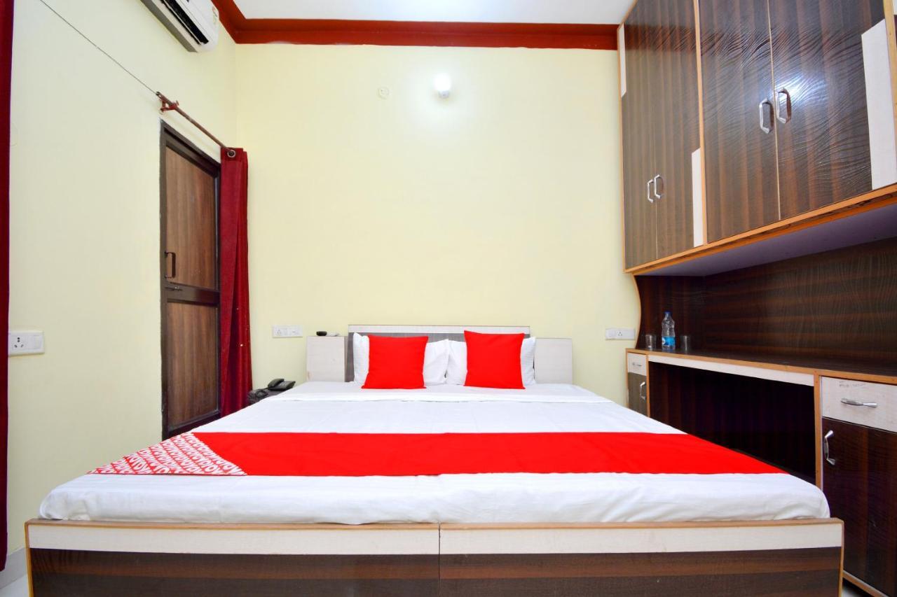 Oyo 40306 White House Hotell Jalandhar Eksteriør bilde