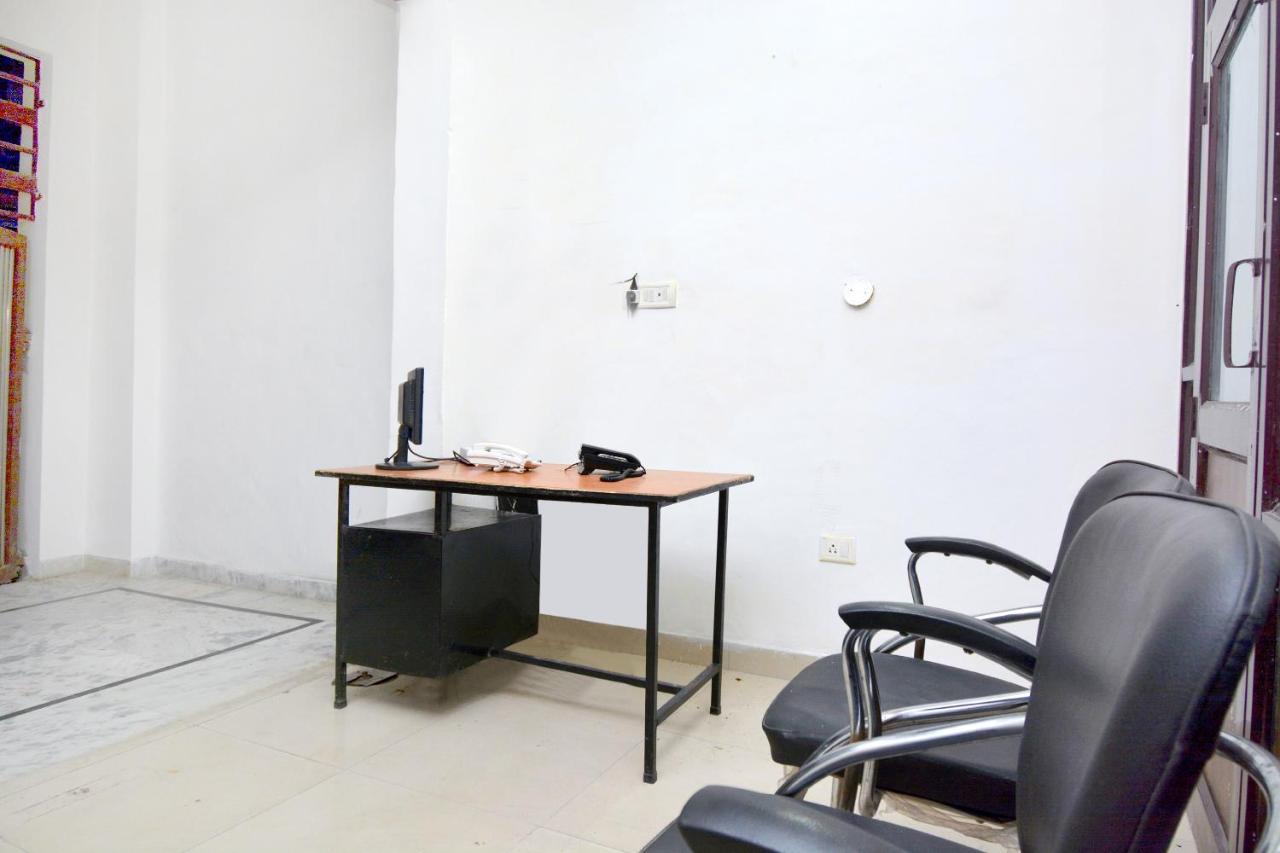 Oyo 40306 White House Hotell Jalandhar Eksteriør bilde