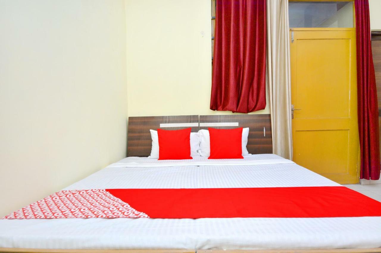 Oyo 40306 White House Hotell Jalandhar Rom bilde