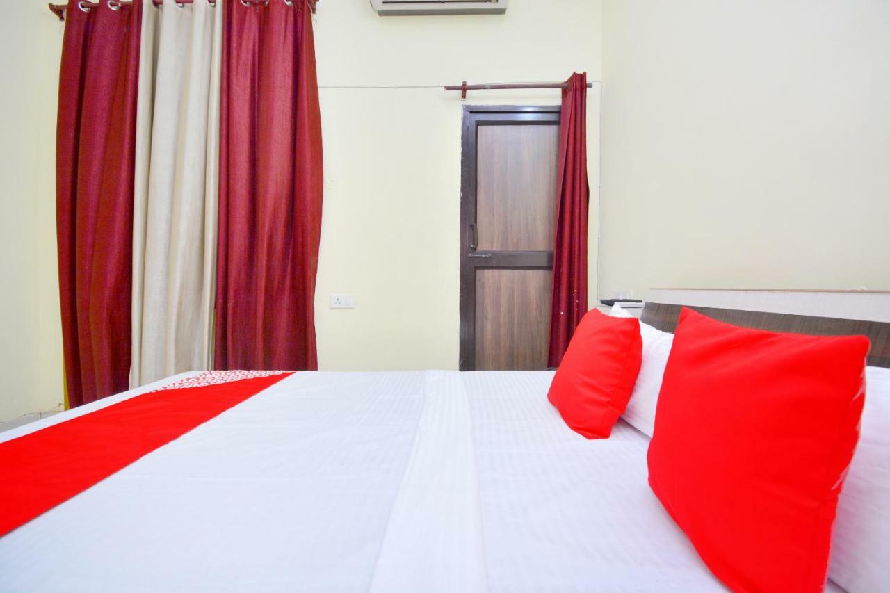 Oyo 40306 White House Hotell Jalandhar Eksteriør bilde