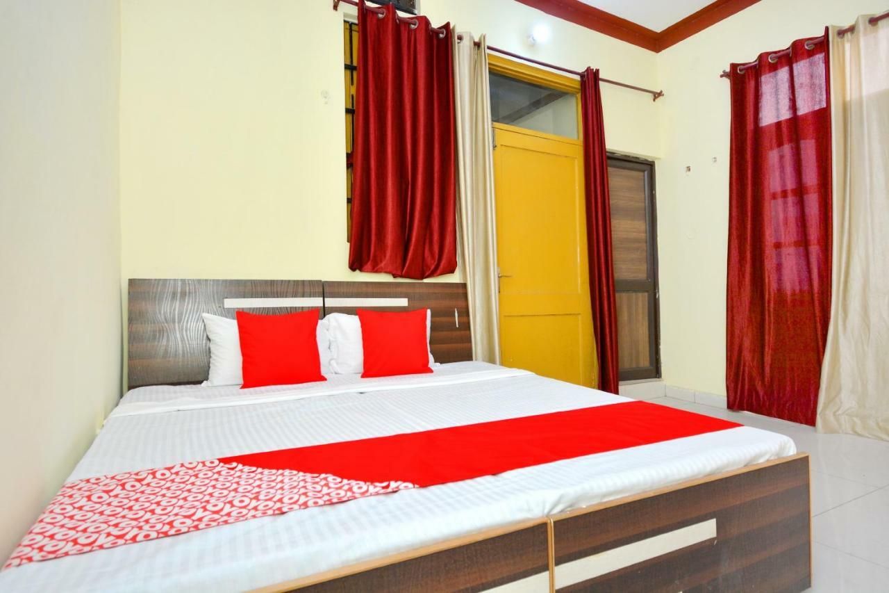 Oyo 40306 White House Hotell Jalandhar Eksteriør bilde
