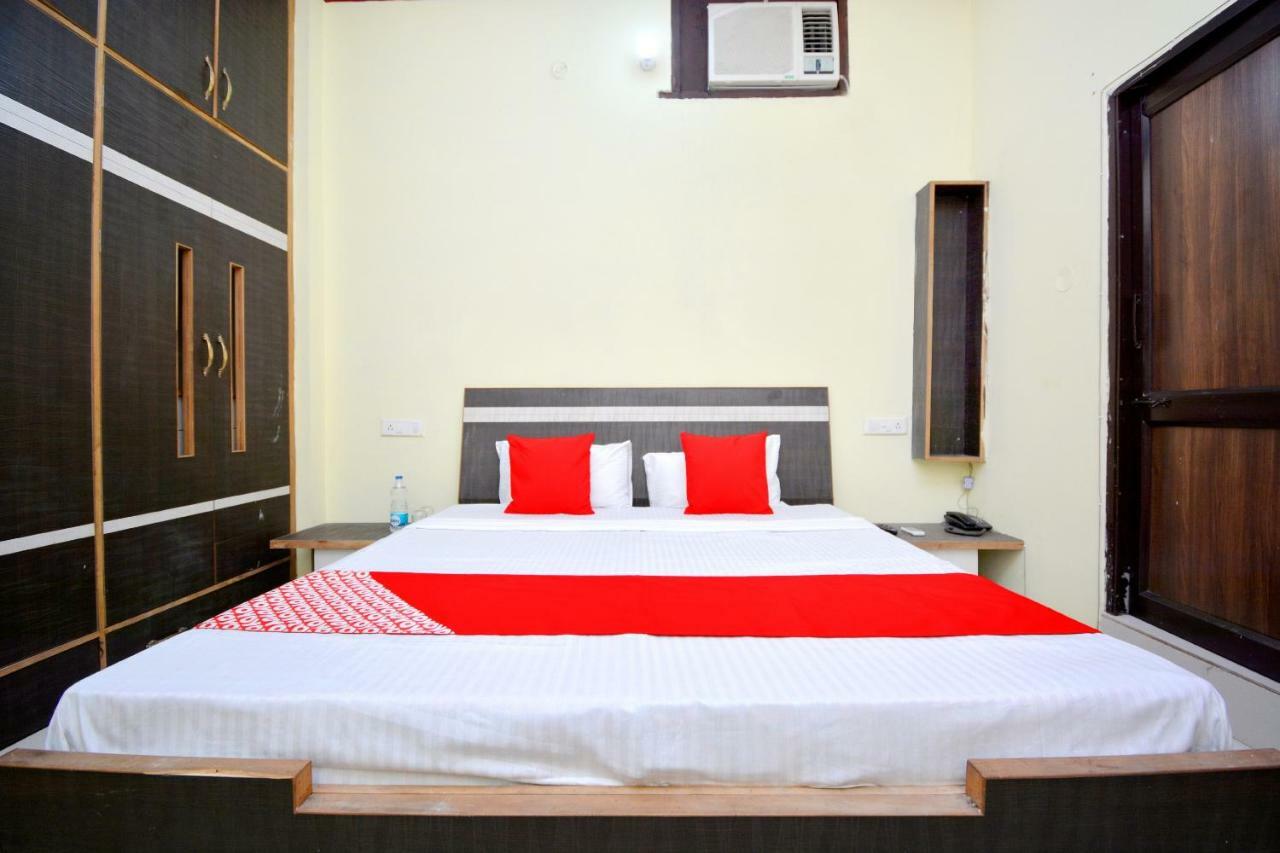 Oyo 40306 White House Hotell Jalandhar Eksteriør bilde